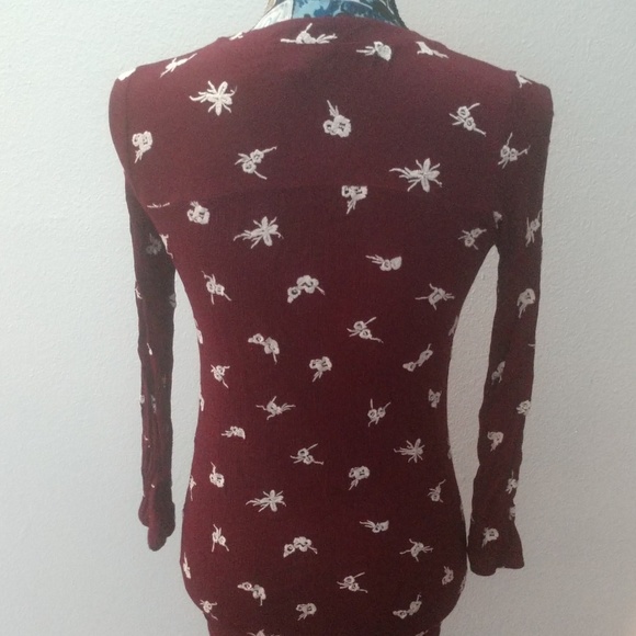 3/$20 Full tilt rayon blouse - Picture 4 of 5